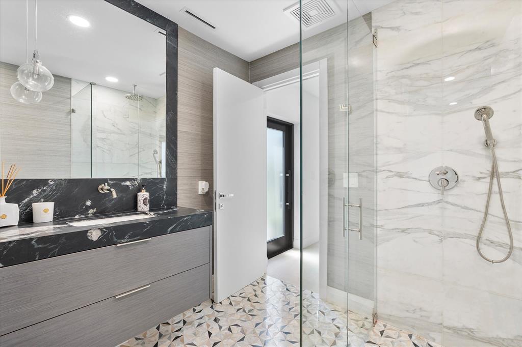 9 Tahoe Lane Sea Ranch Lakes, FL 33308 - Photo 37 of 99 1st Floor Bathroom