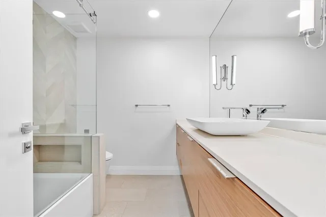 $4,680,000 | 9 Tahoe Lane, Sea Ranch Lakes, FL 33308