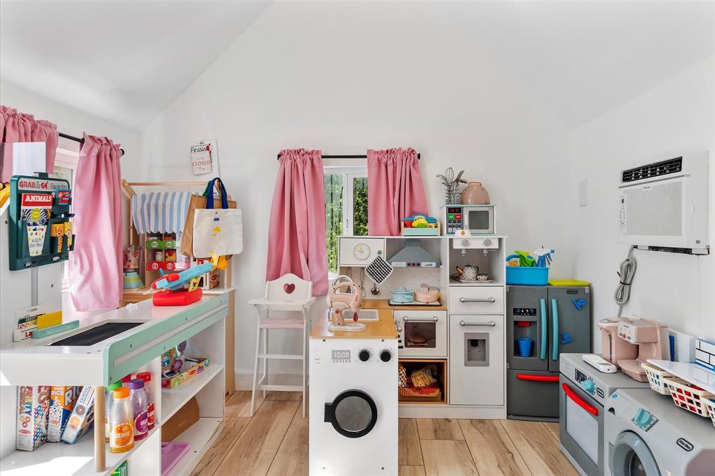 9 Tahoe Lane Sea Ranch Lakes, FL 33308 - Photo 58 of 99