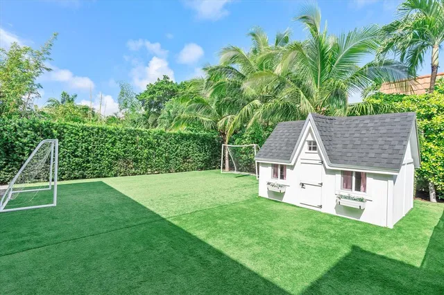 $4,680,000 | 9 Tahoe Lane, Sea Ranch Lakes, FL 33308