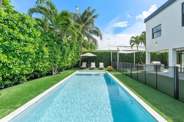 $4,680,000 | 9 Tahoe Lane, Sea Ranch Lakes, FL 33308