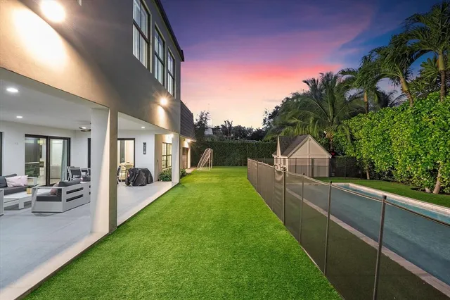 $4,680,000 | 9 Tahoe Lane, Sea Ranch Lakes, FL 33308