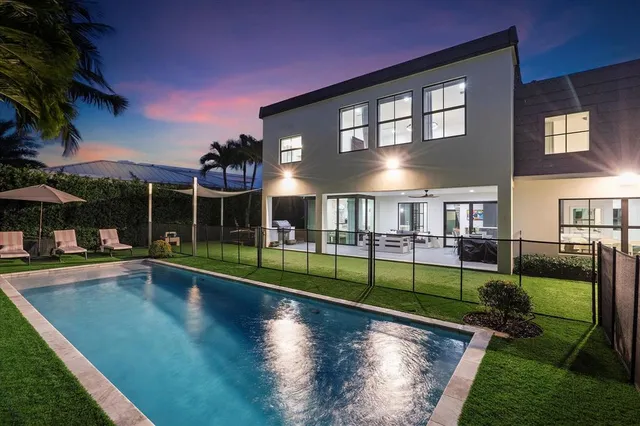 $4,680,000 | 9 Tahoe Lane, Sea Ranch Lakes, FL 33308