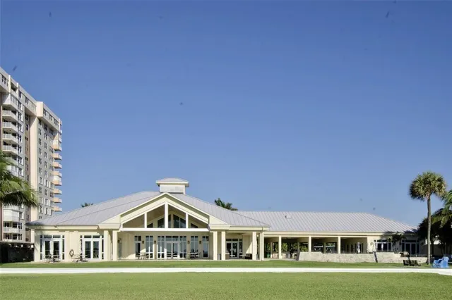 $4,680,000 | 9 Tahoe Lane, Sea Ranch Lakes, FL 33308