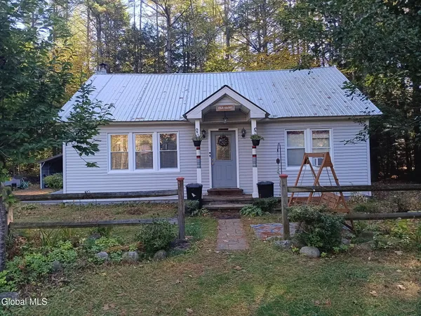 $295,000 | 6144 State Highway 9N, Corinth, NY 12822