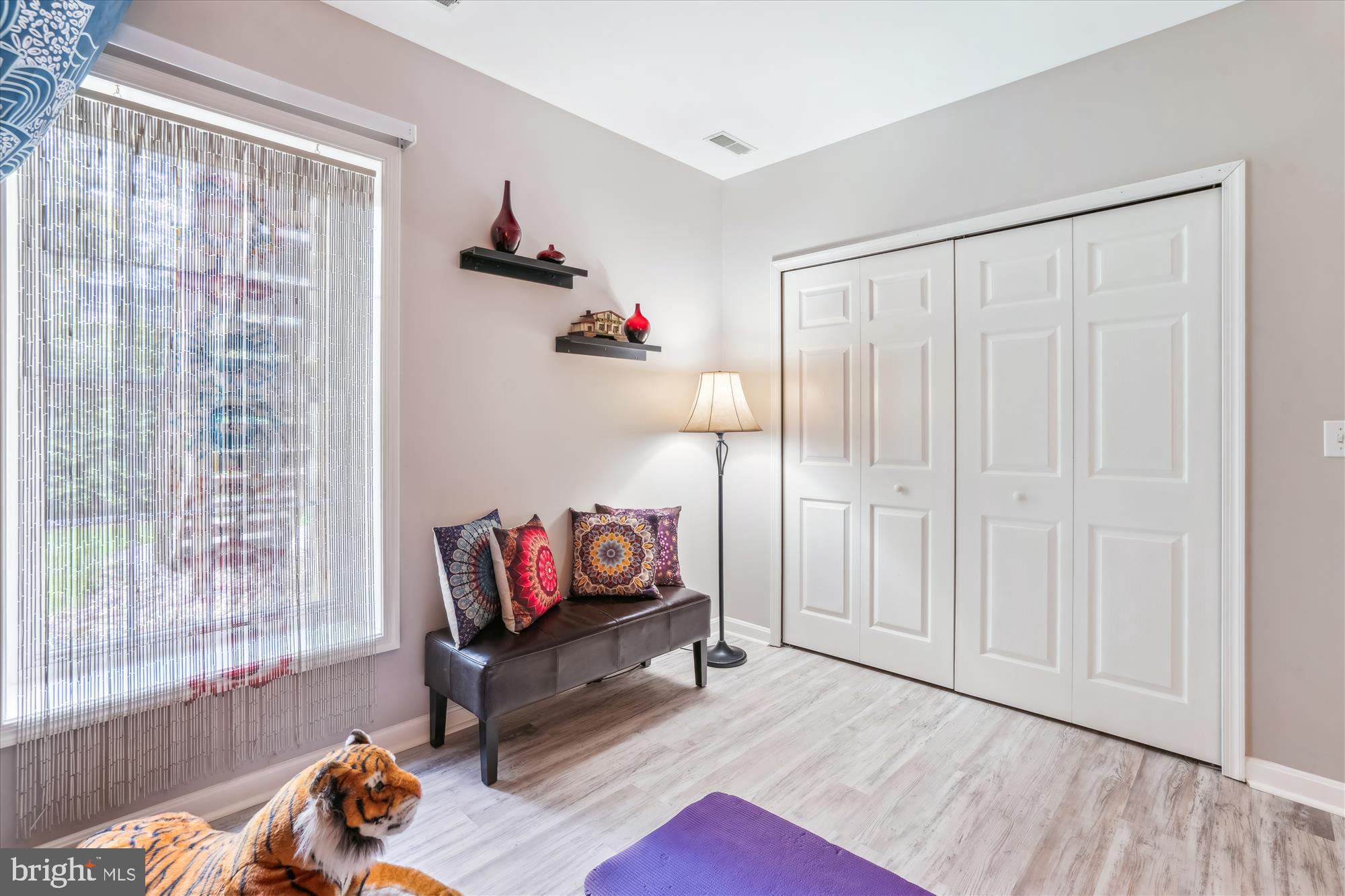 1043 Skyview Drive Annapolis, MD 21409 - Photo 63 of 71 a living room with furniture and a window