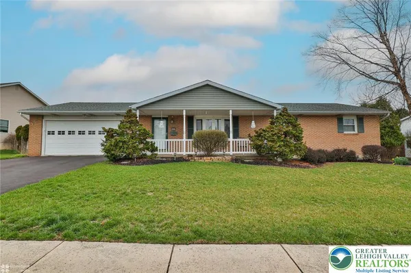 $349,900 | 3025 Oakland Drive, Northampton, PA 18067