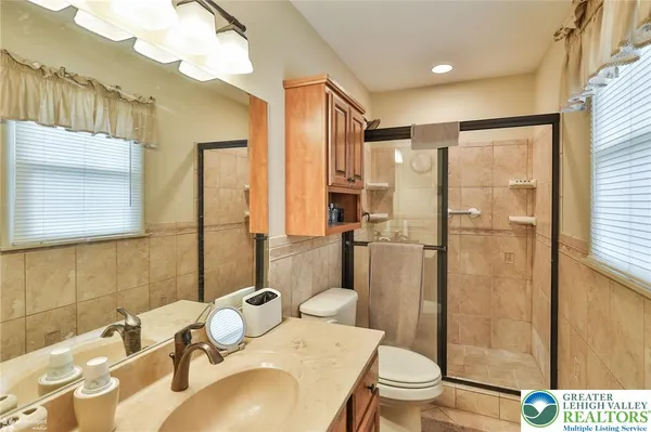 $349,900 | 3025 Oakland Drive, Northampton, PA 18067