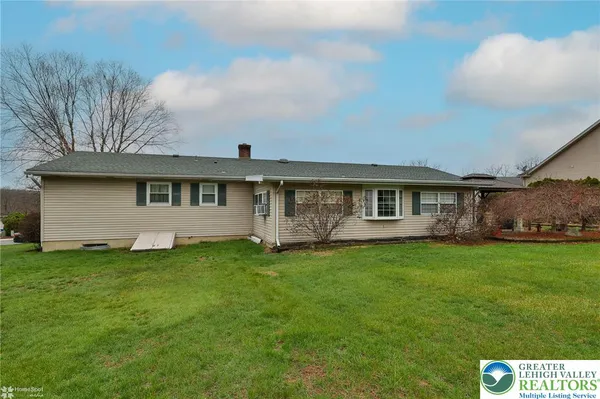 $349,900 | 3025 Oakland Drive, Northampton, PA 18067