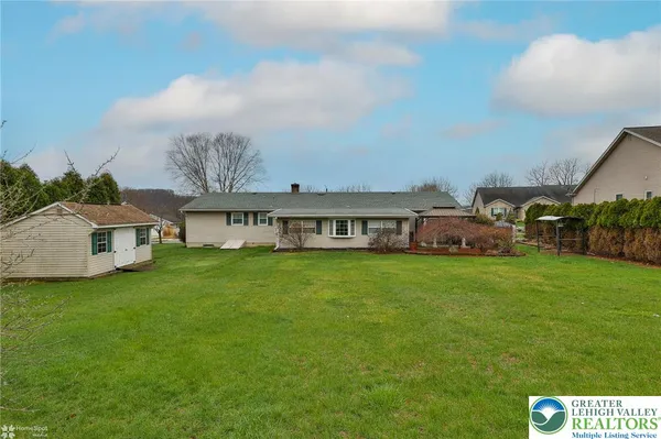 $349,900 | 3025 Oakland Drive, Northampton, PA 18067