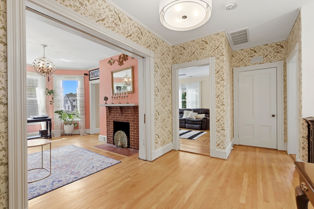32 Ocean Street Beverly, MA 01915 - Photo 4 of 34