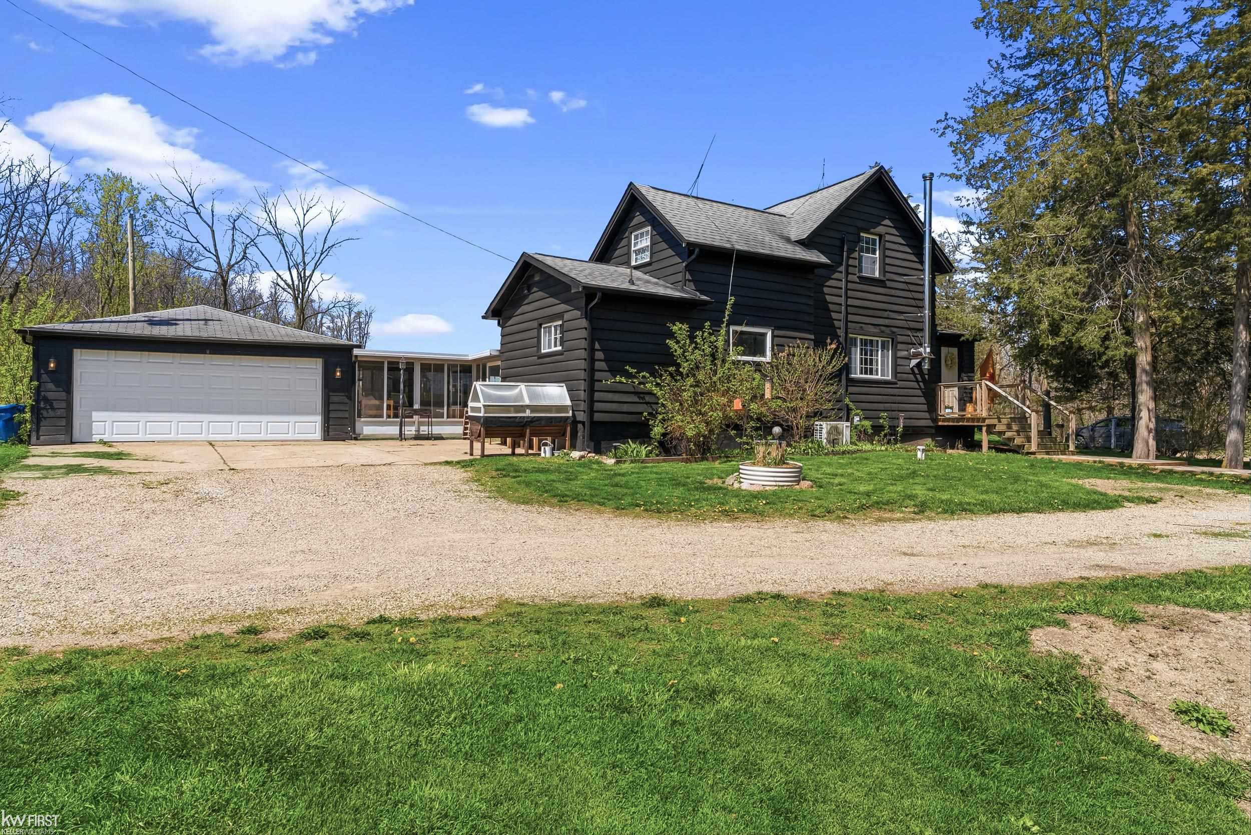 10238 Foley Road Fenton, MI 48430 - Photo 2 of 63
