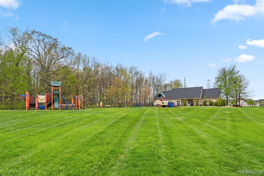 4130 Hampton Ridge Boulevard, Unit 63 Howell, MI 48843 - Photo 30 of 32