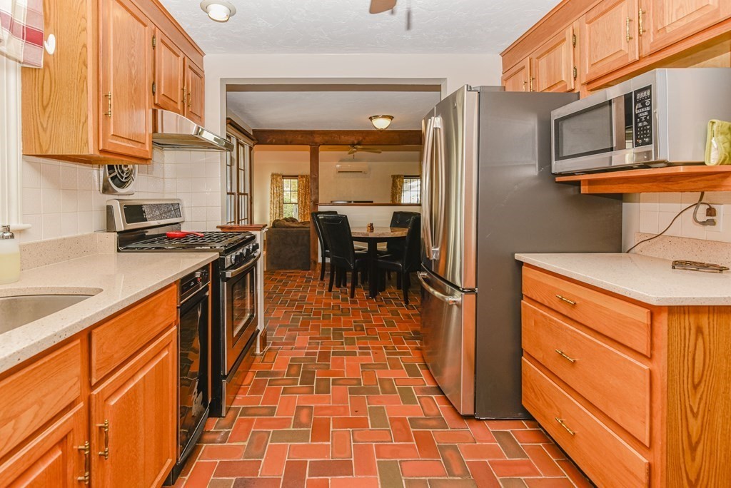 29 Shiretown Road Dedham, MA 02026 - Photo 11 of 37 Gallery Image 11