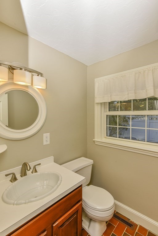 29 Shiretown Road Dedham, MA 02026 - Photo 18 of 37 Gallery Image 18