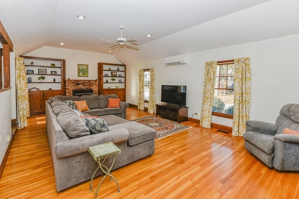 29 Shiretown Road Dedham, MA 02026 - Photo 7 of 37 Gallery Image 7