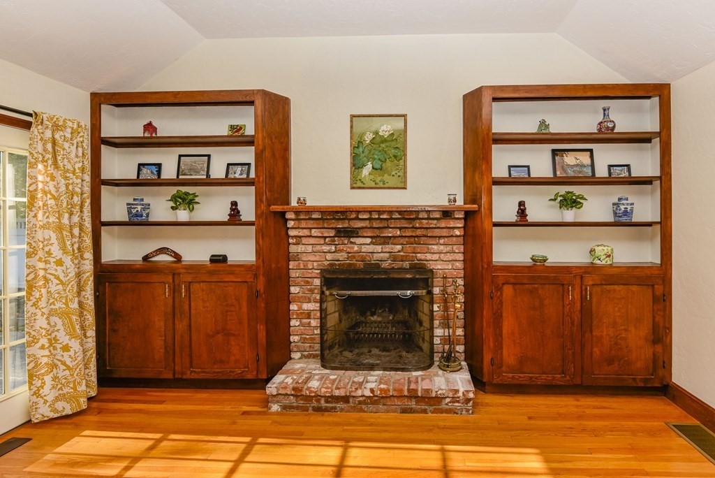 29 Shiretown Road Dedham, MA 02026 - Photo 9 of 37 Gallery Image 9