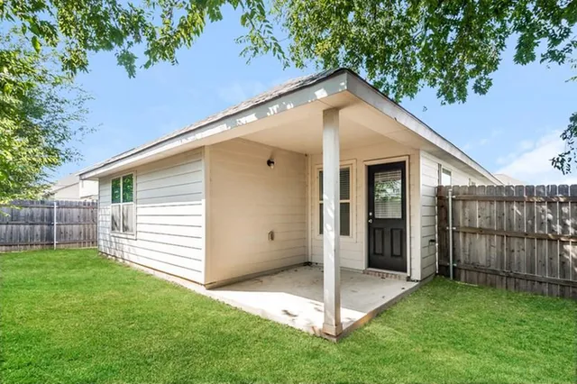 $1,900 | 2605 Bear Oak Drive, Fort Worth, TX 76123