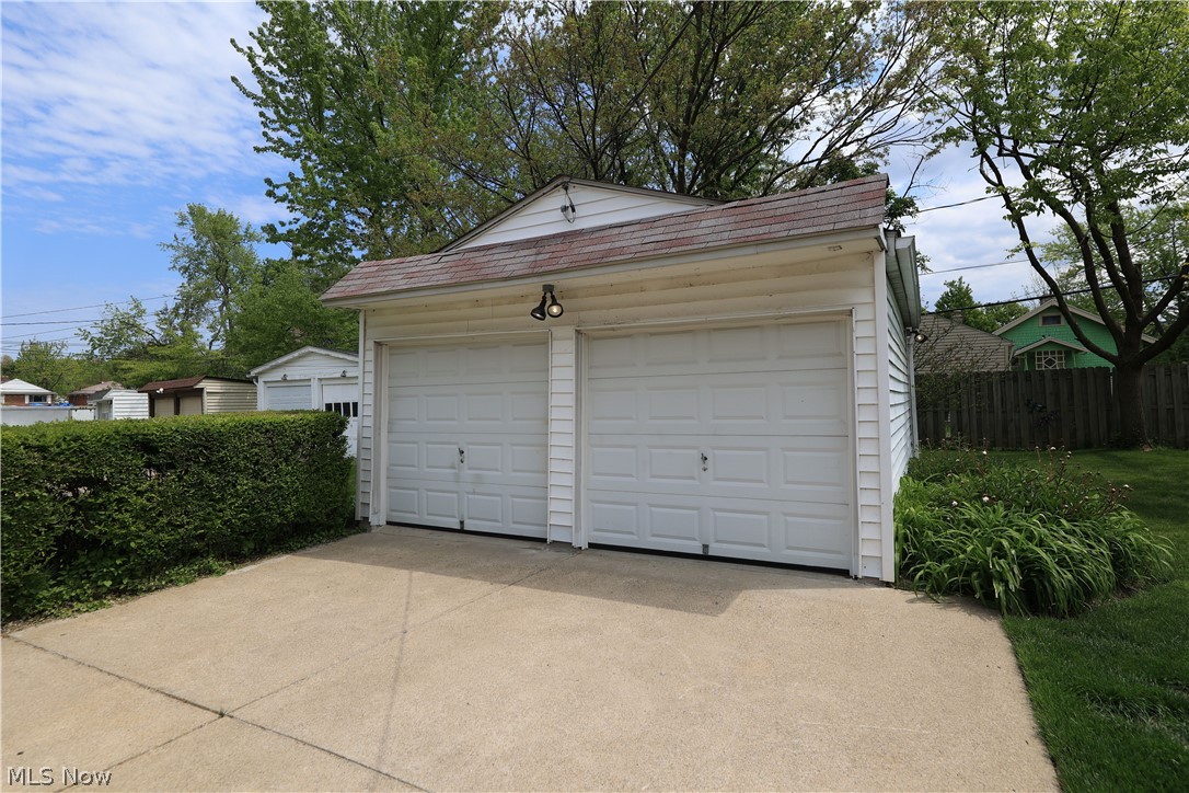 955 Pembrook Road Cleveland Heights, OH 44121 - Photo 12 of 12