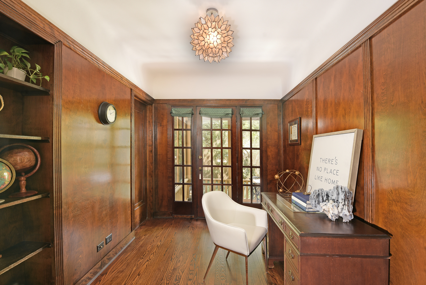 411 Ridge Road Kenilworth, IL 60043 - Photo 10 of 35 a workspace with furniture and window