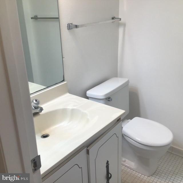 15311 Pine Orchard Drive, Unit 871H Silver Spring, MD 20906 - Photo 16 of 21 Second bath - with Tub