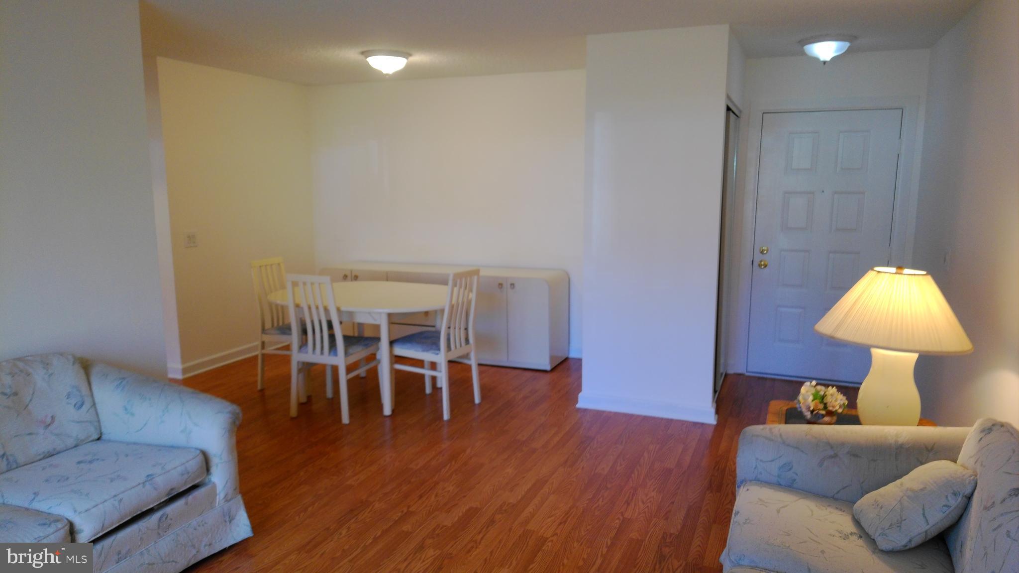 15311 Pine Orchard Drive, Unit 871H Silver Spring, MD 20906 - Photo 4 of 21 Dinning Room