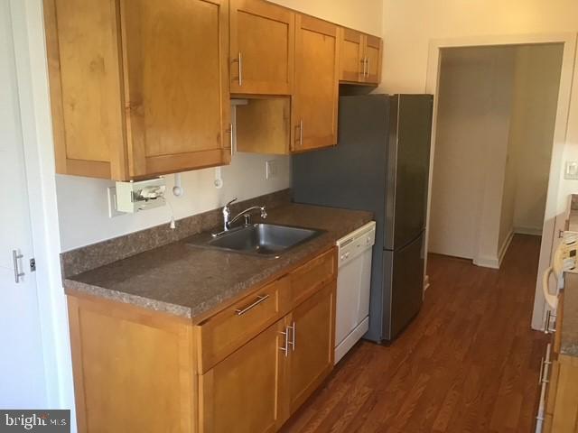 15311 Pine Orchard Drive, Unit 871H Silver Spring, MD 20906 - Photo 5 of 21 Kitchen