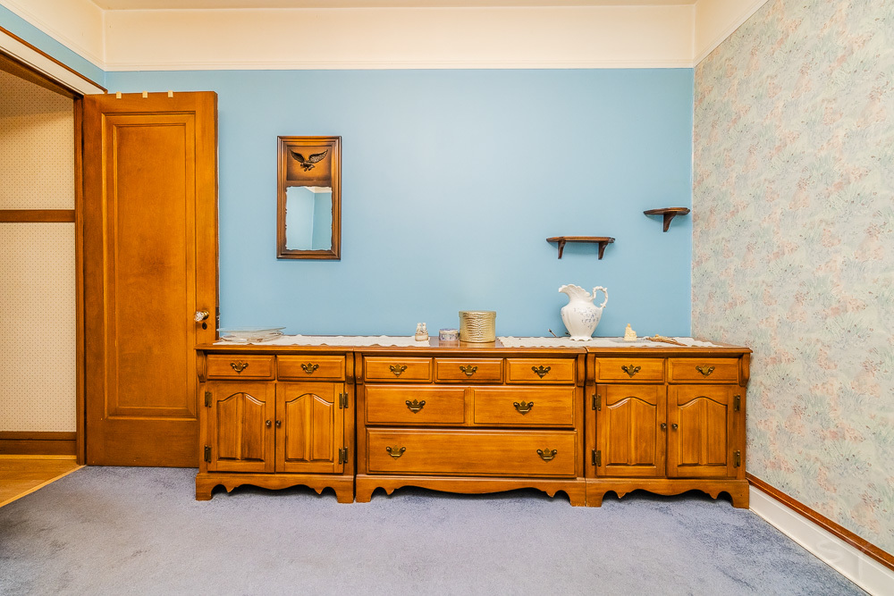 2933 Maple Avenue Berwyn, IL 60402 - Photo 18 of 49 a view of room with closet