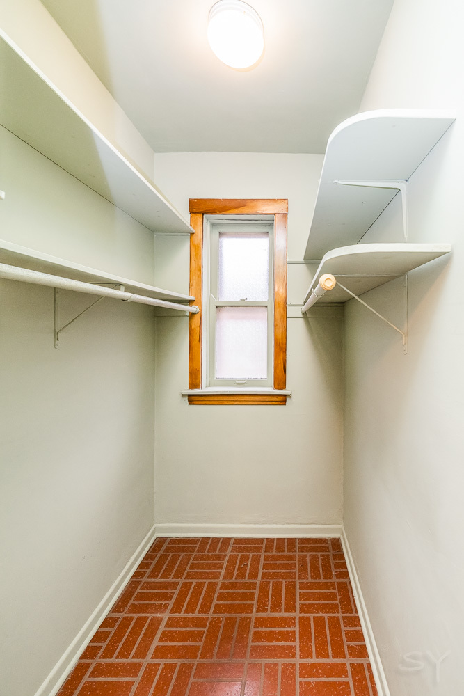 2933 Maple Avenue Berwyn, IL 60402 - Photo 24 of 49 a view of an empty room with a window