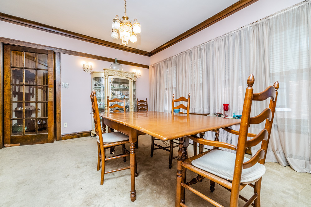 2933 Maple Avenue Berwyn, IL 60402 - Photo 9 of 49 a dining room with furniture and window