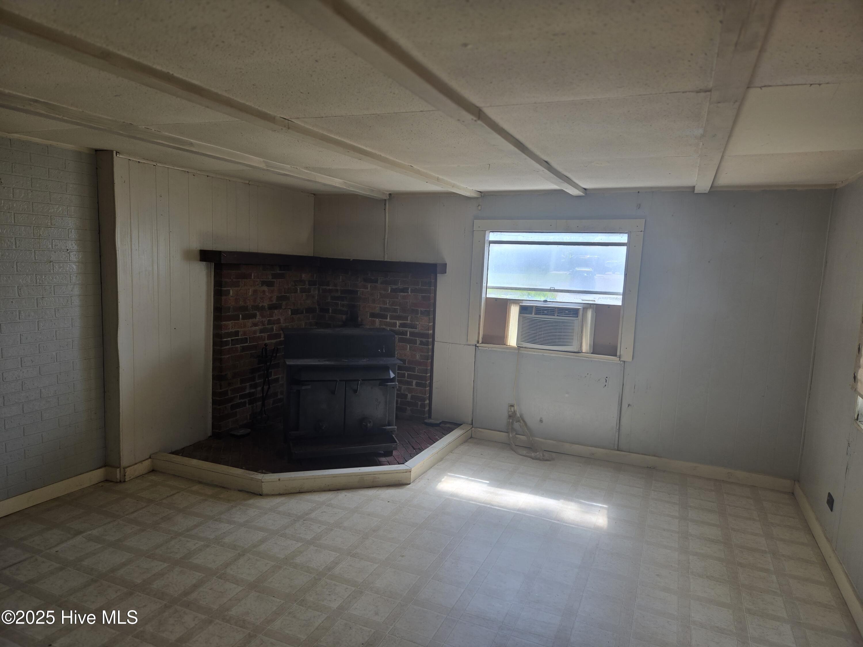 401 Jamesville Road Williamston, NC 27892 - Photo 7 of 9 Living room