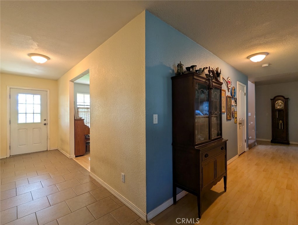 2304 Hutton Way Durham, CA 95938 - Photo 16 of 43 a view of a gallery with window