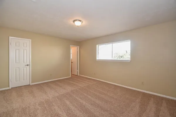 $2,000 | 3709 Elizabeth, Deer Park, TX 77536