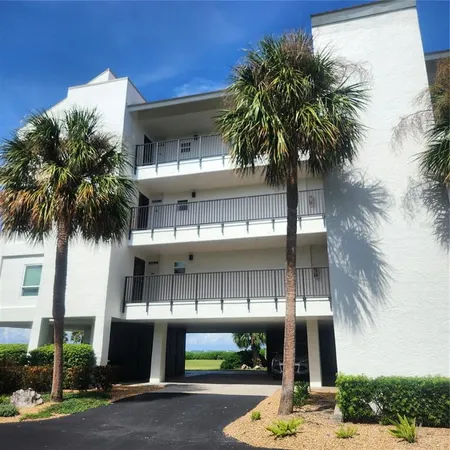 $670,000 | 4600 Gulf Of Mexico Drive, Unit 301, Longboat Key, FL 34228