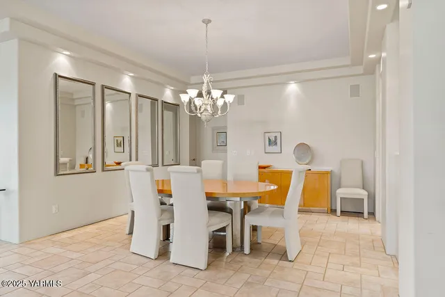 $779,500 | 704 Beacon Avenue, Yakima, WA 98901