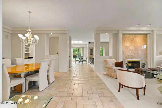 $779,500 | 704 Beacon Avenue, Yakima, WA 98901