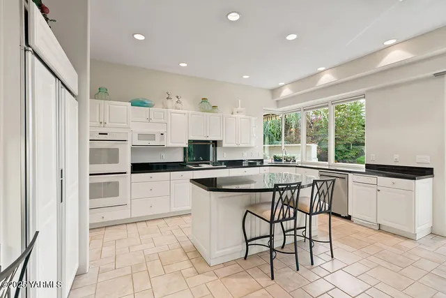 $779,500 | 704 Beacon Avenue, Yakima, WA 98901