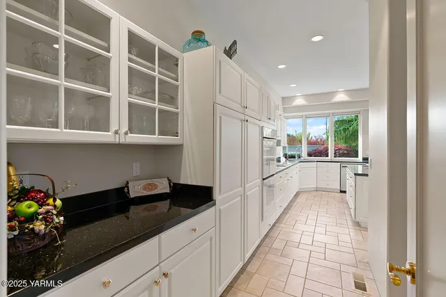 $779,500 | 704 Beacon Avenue, Yakima, WA 98901