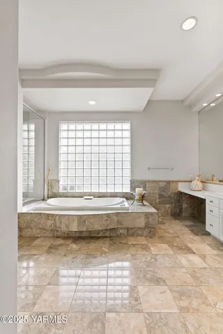 $779,500 | 704 Beacon Avenue, Yakima, WA 98901