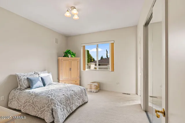 $779,500 | 704 Beacon Avenue, Yakima, WA 98901