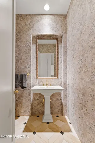 $779,500 | 704 Beacon Avenue, Yakima, WA 98901