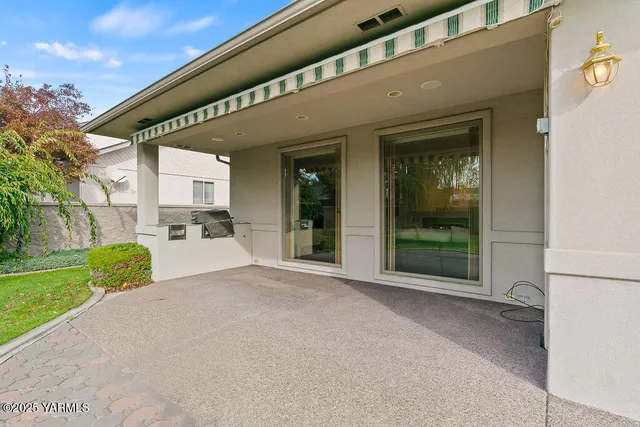 $779,500 | 704 Beacon Avenue, Yakima, WA 98901