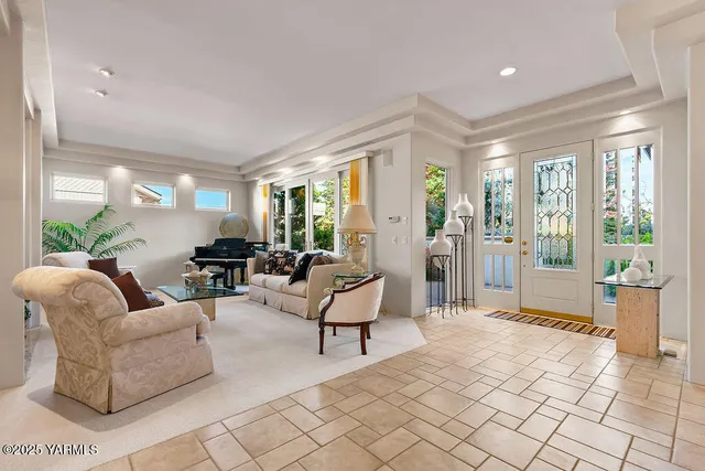 $779,500 | 704 Beacon Avenue, Yakima, WA 98901