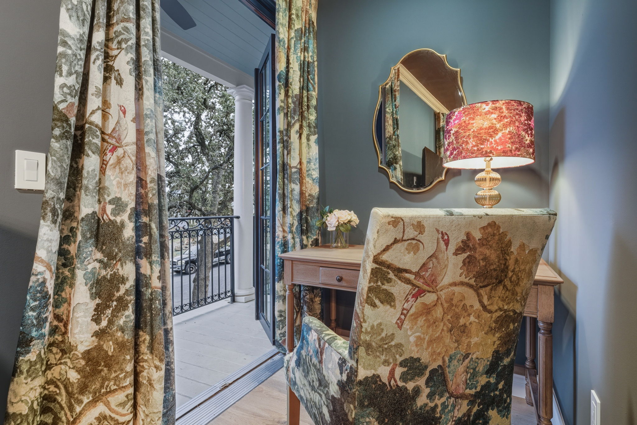 1804 South 6th Street Austin, TX 78704 - Photo 25 of 40 a living room with furniture