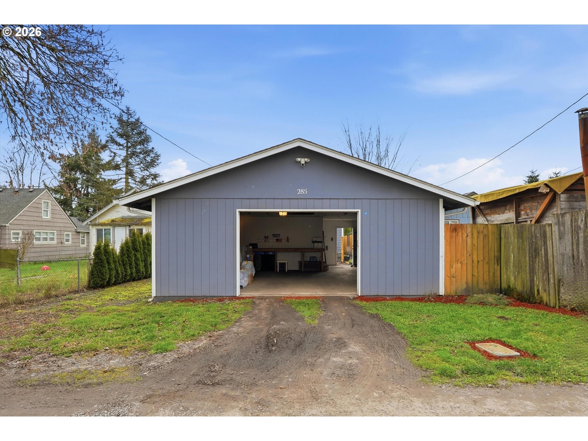 285 19th Avenue Longview, WA 98632 - Photo 27 of 27 a front view of house with yard and garage