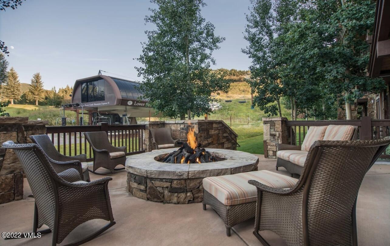 300 Prater Road, Unit B303 Beaver Creek, CO 81620 - Photo 31 of 38 a view of a patio in the balcony
