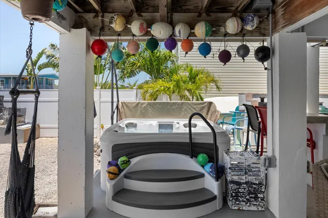 $899,000 | 27360 St Croix Lane, Summerland Key, FL 33042