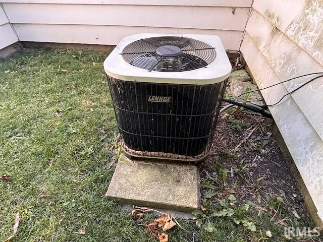 $99,900 | 206 South Van Buren Avenue, Fowler, IN 47944