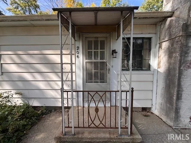 $99,900 | 206 South Van Buren Avenue, Fowler, IN 47944