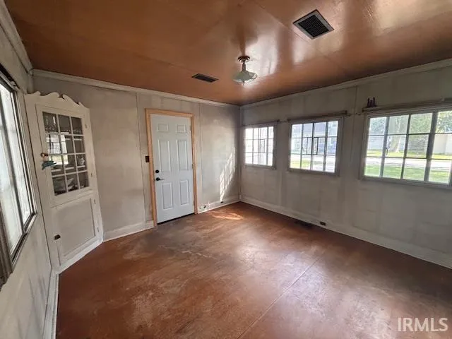 $99,900 | 206 South Van Buren Avenue, Fowler, IN 47944